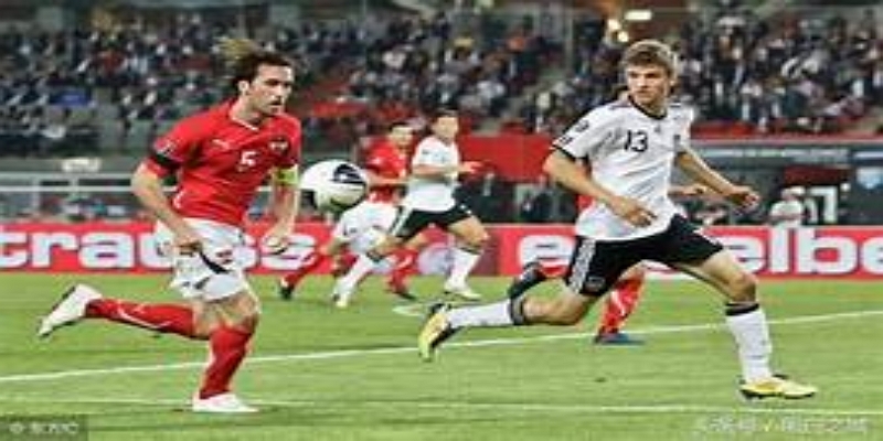 裁判争议持续发酵—星空体育还原比赛关键判罚焦点-星空体育